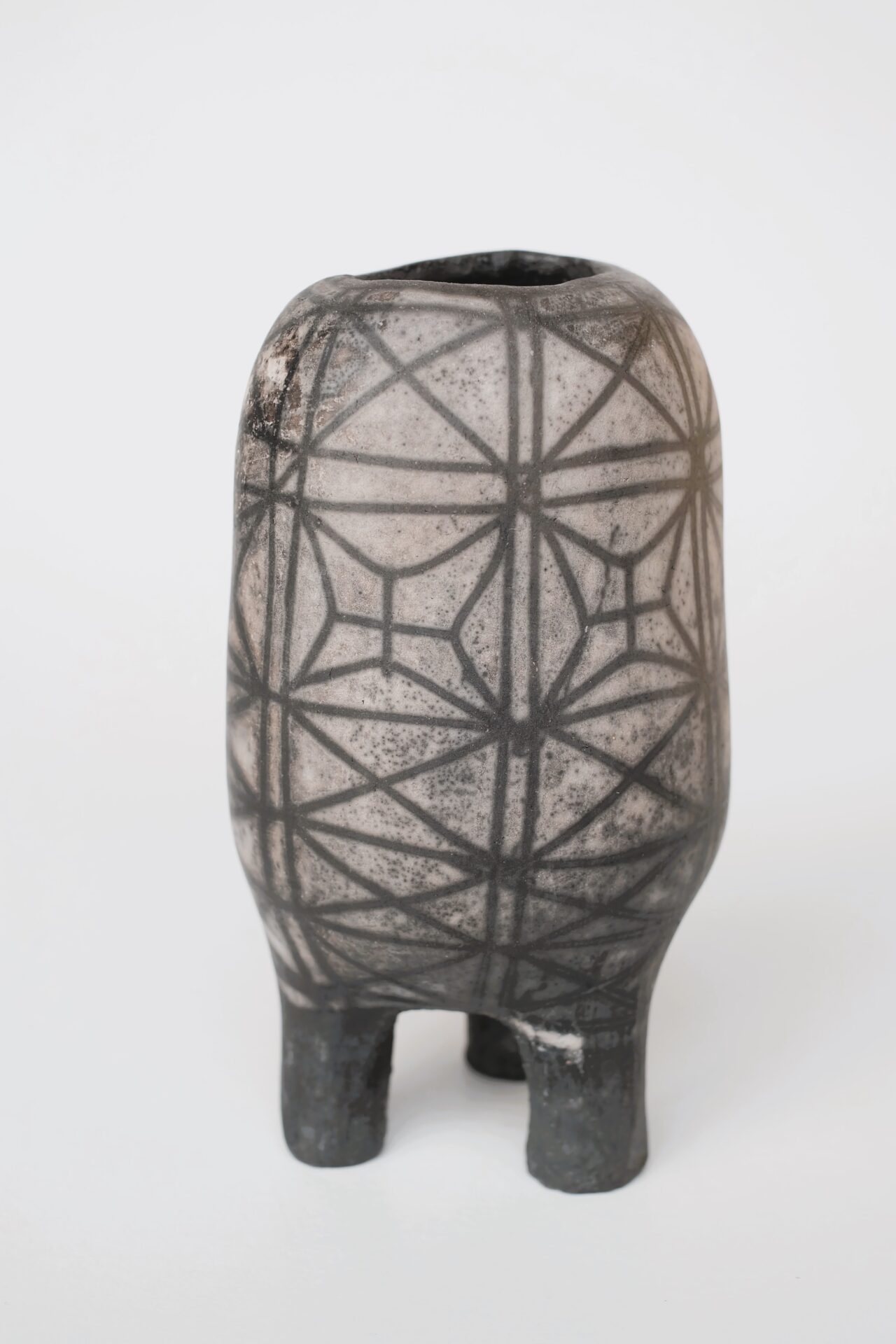 Dreibeinvase 25cm hoch Naked Raku 2019