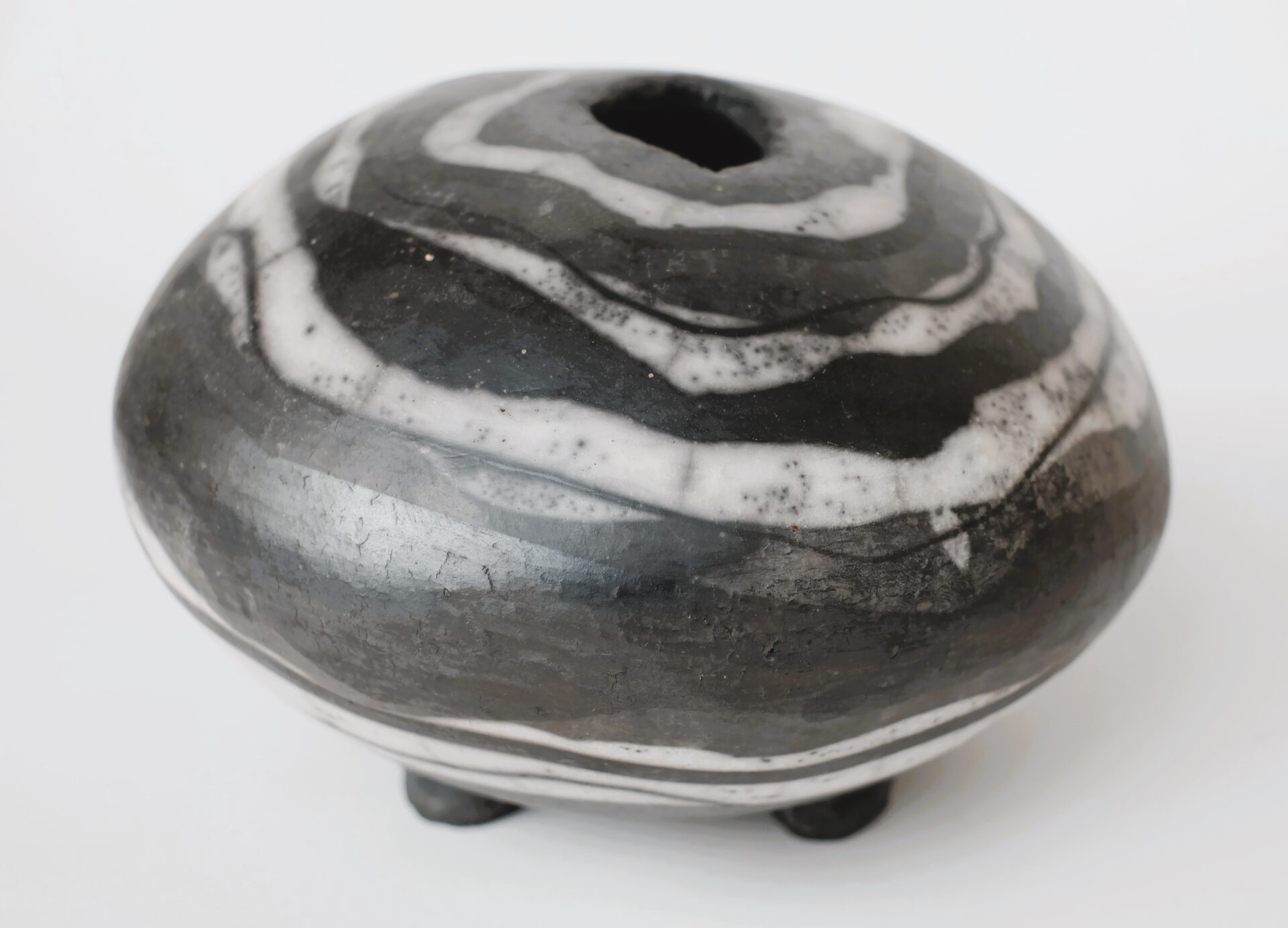 Dreibeinvase Durchmesser 21cm x 15 Naked Raku 2019
